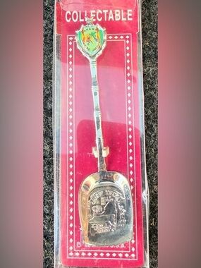 vintage Bahama’s silver-toned souvenir spoon manufactured by Josef.